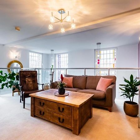 Lux Duplex Apartment 19Th Century Chapel Wakefield Centre Bagian luar foto