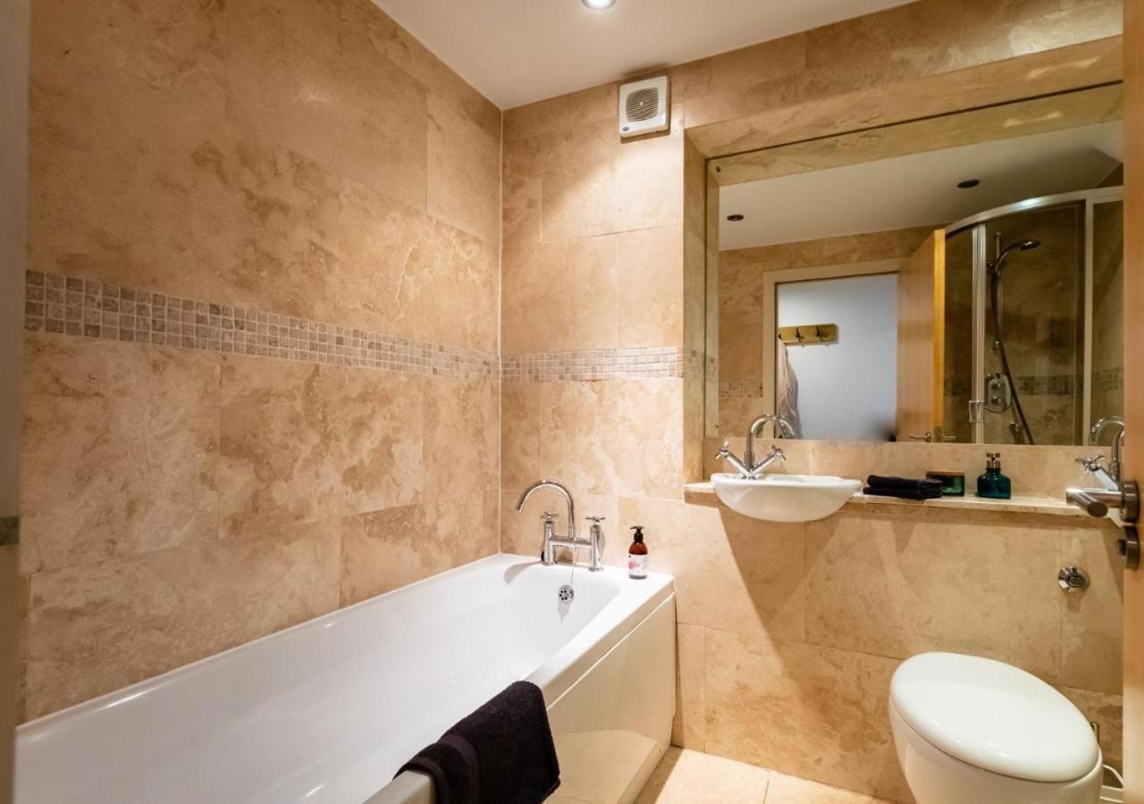 Lux Duplex Apartment 19Th Century Chapel Wakefield Centre Bagian luar foto