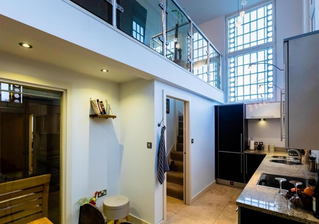 Lux Duplex Apartment 19Th Century Chapel Wakefield Centre Bagian luar foto