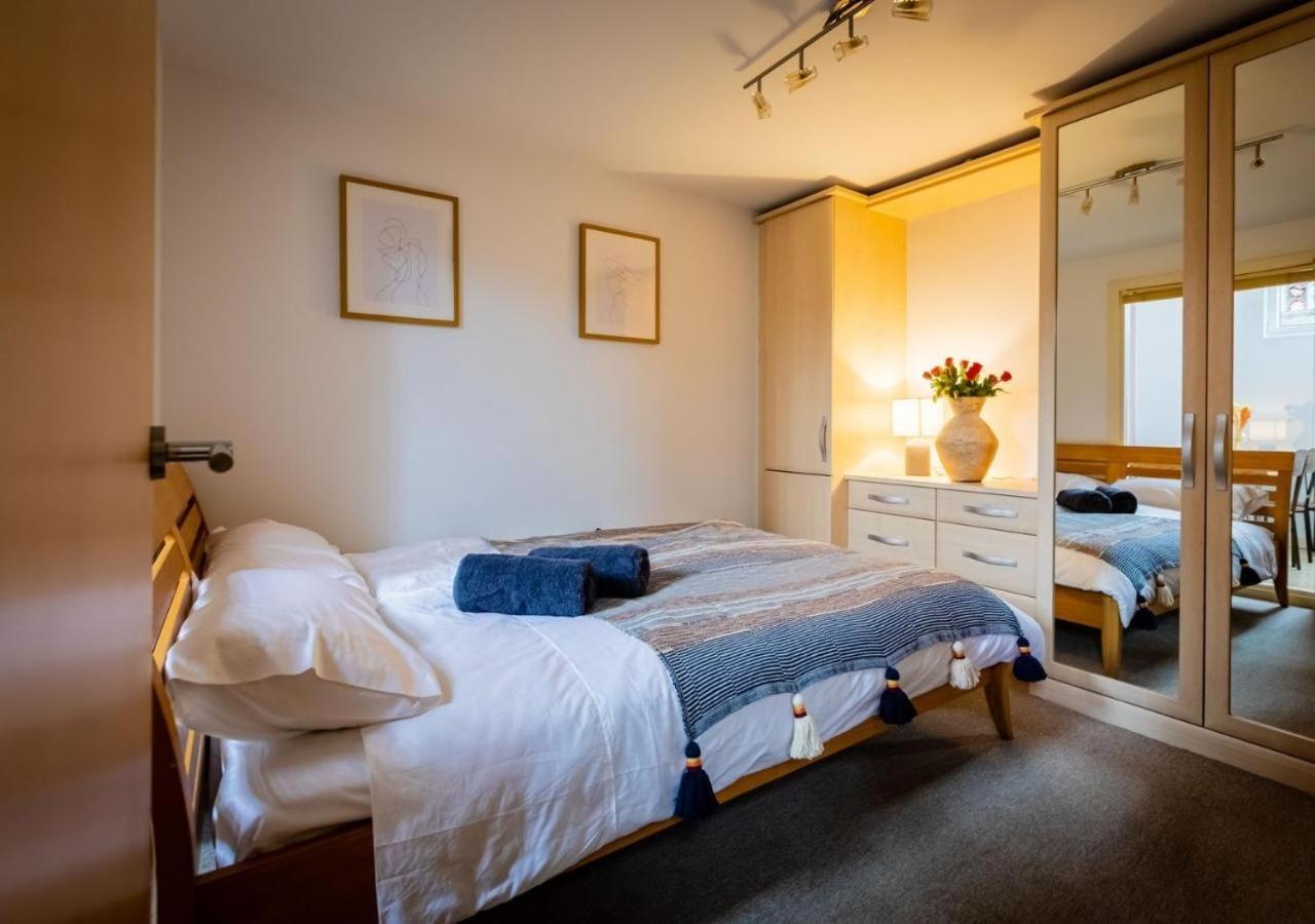Lux Duplex Apartment 19Th Century Chapel Wakefield Centre Bagian luar foto
